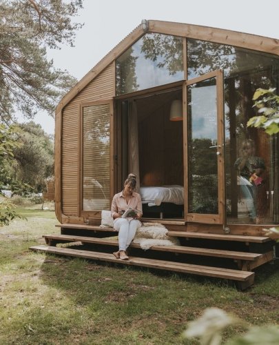 Carousel post from glampings.