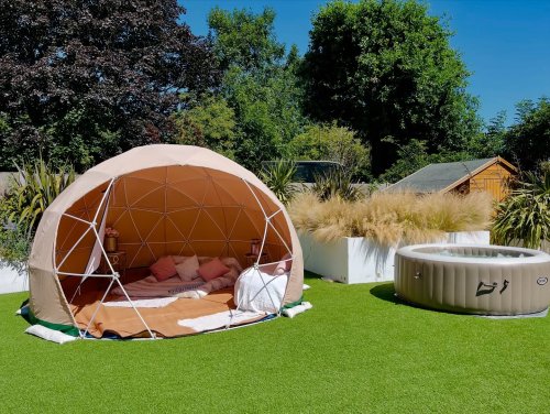 Carousel post from eazyeventhire.