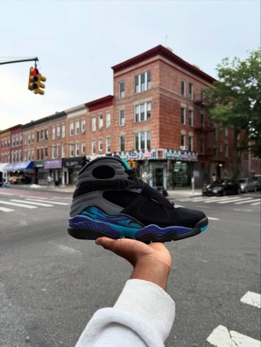 Carousel post from solemate.nyc.