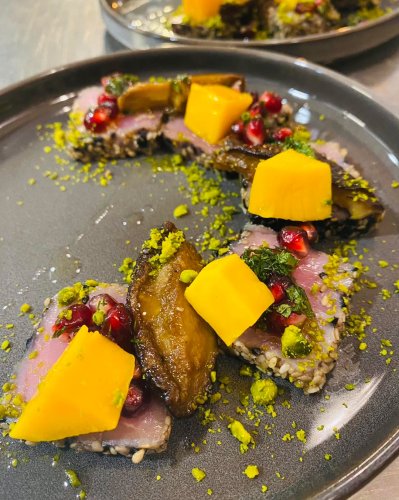 Carousel post from miditreizepontarlier.