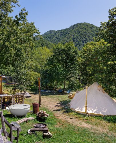 Carousel post from glampings.