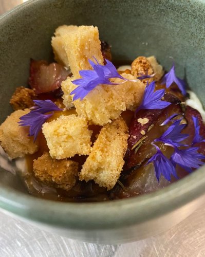 Carousel post from miditreizepontarlier.