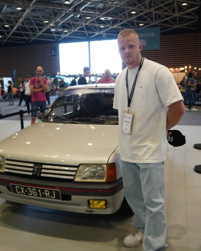 Carousel post from salonautolyon.