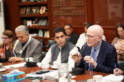 Carousel post from pakfightspolio.