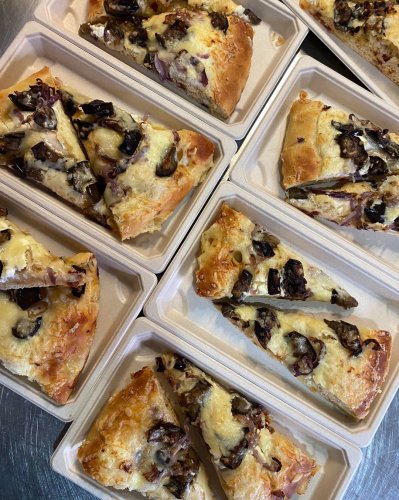 Carousel post from miditreizepontarlier.