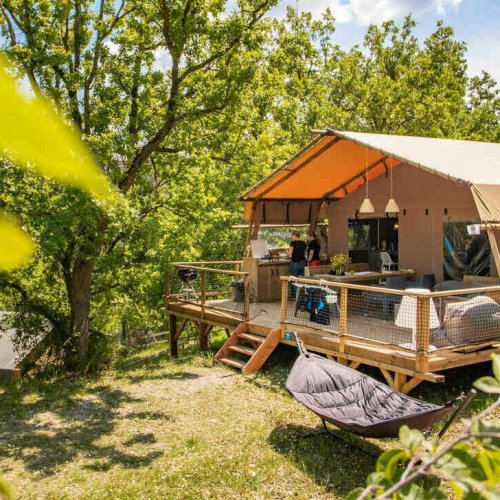 Carousel post from glampings.