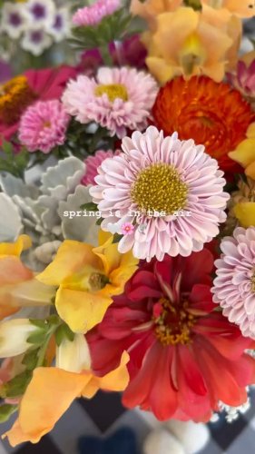 Video post from visaliafarmersmarket.