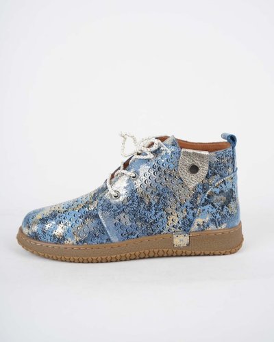 Carousel post from ossoshoes.