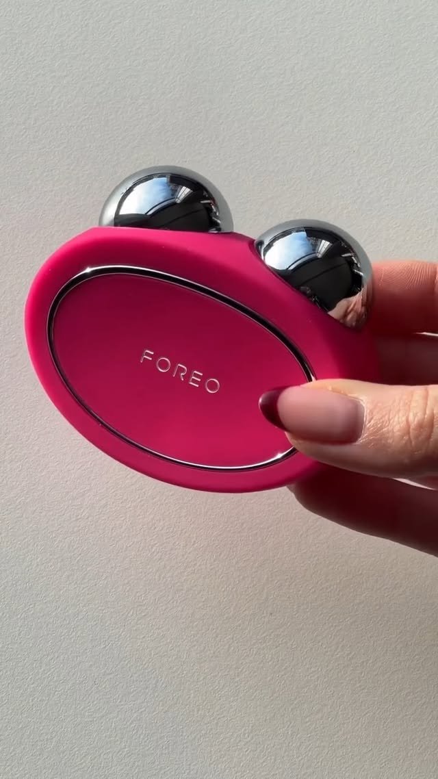 FOREO BEAR™ mini | Compact Microcurrent Device | Instant Facelift