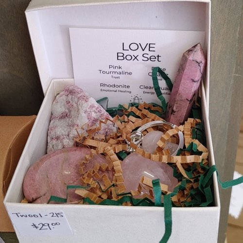 Carousel post from niftygiftynorfolk.