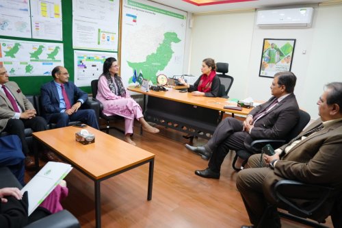 Carousel post from pakfightspolio.