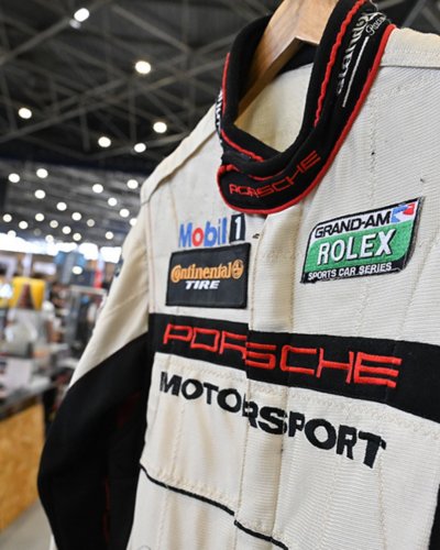 Carousel post from salonautolyon.