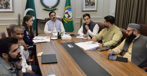 Carousel post from pakfightspolio.