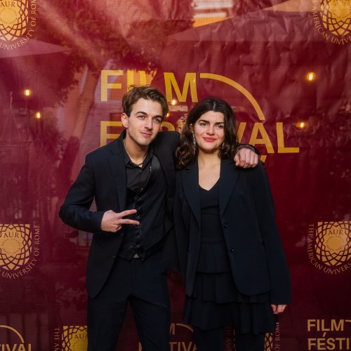 Carousel post from aurrome.