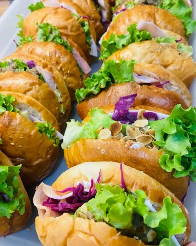 Carousel post from miditreizepontarlier.