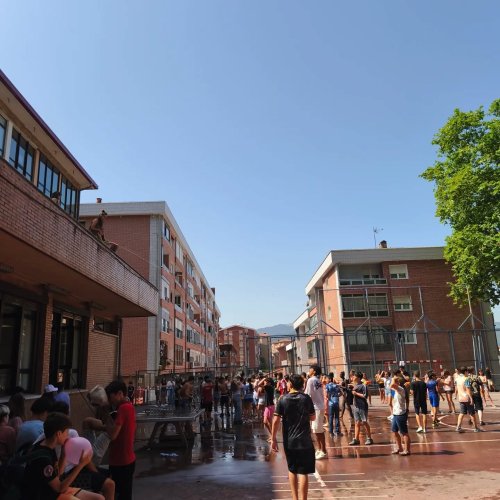 Carousel post from ellacuriazurbaranbhi.