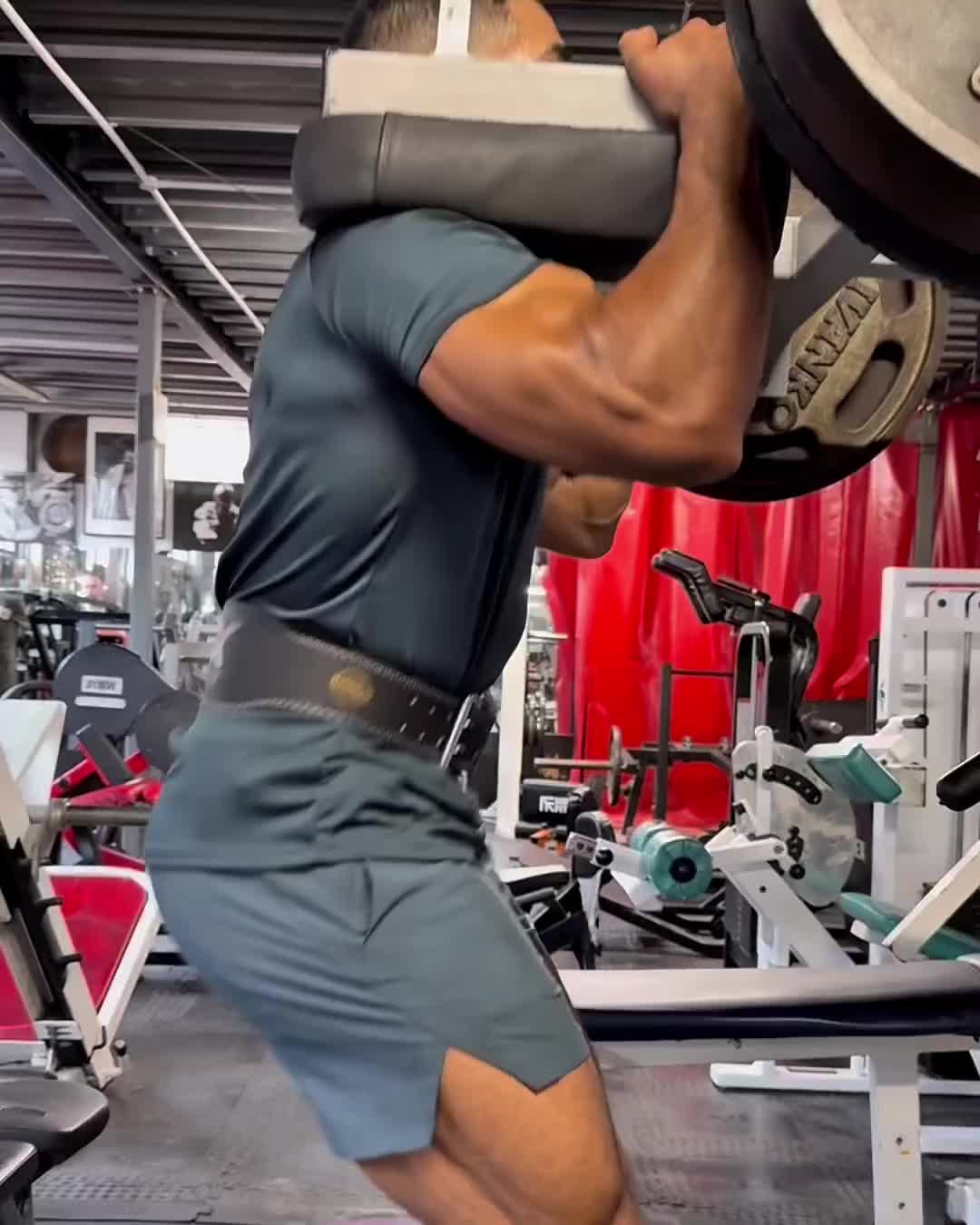 Carousel post from ph_gains.