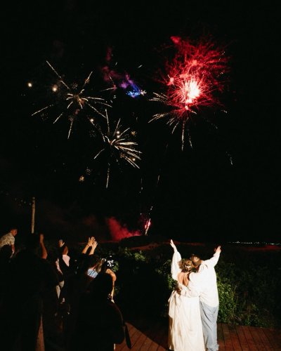 Carousel post from thecurvybridenj.