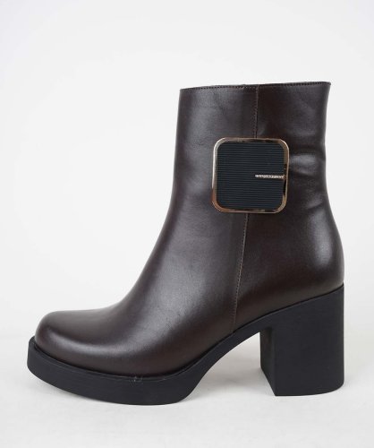 Carousel post from ossoshoes.