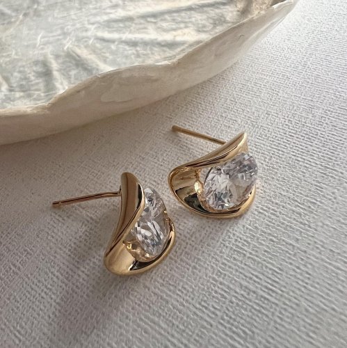Carousel post from blingtw.