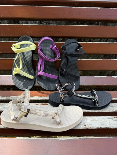 Carousel post from almareafootwear.