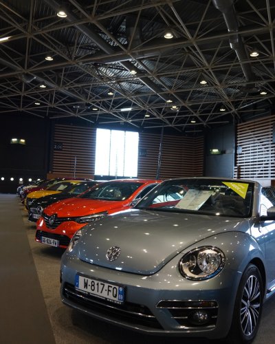 Carousel post from salonautolyon.