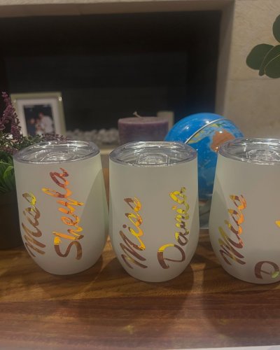 Carousel post from la_gifteria.