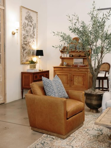 Photo post from rowefinefurniture.