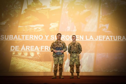 Carousel post from escuelamilitaroficial.