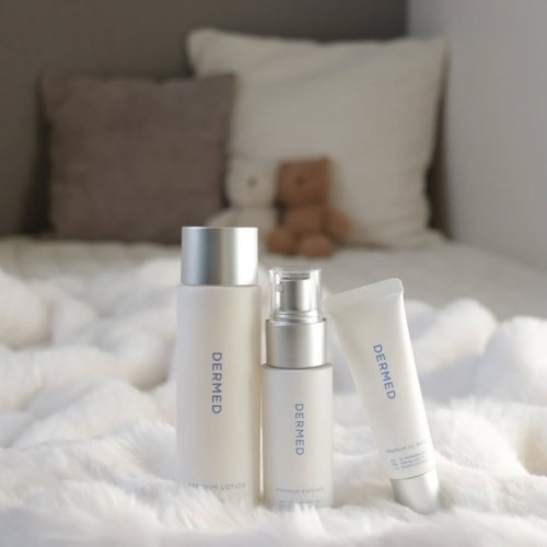 Carousel post from dermed_official.