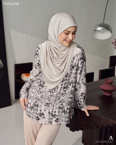 Carousel post from galeriariani.