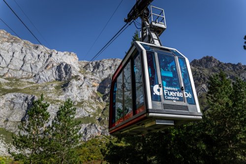 Carousel post from cantabriaturismo.