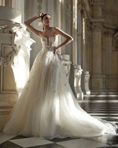 Carousel post from jolibride.