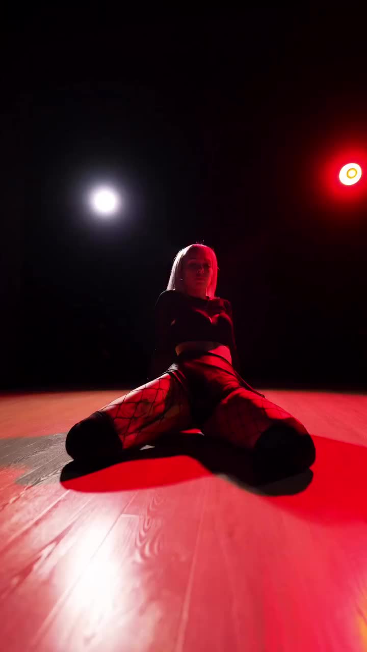 Video post from poledance_krasnodar.