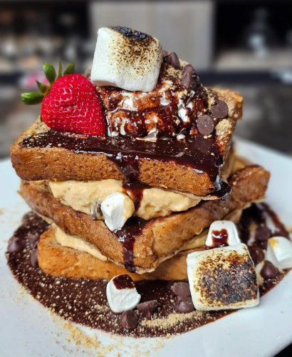 Photo post from laurasbarandgrill.