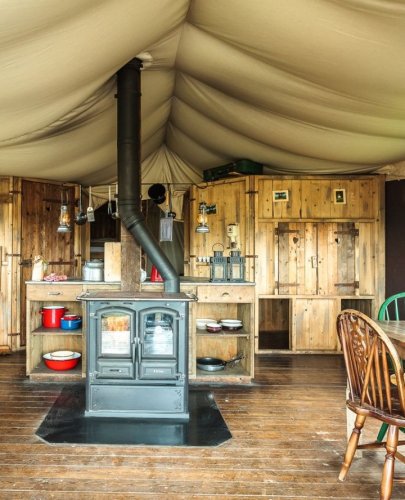 Carousel post from glampings.