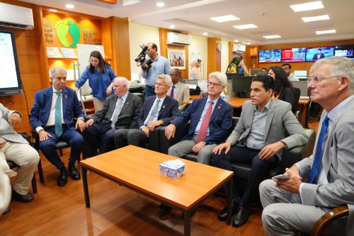 Carousel post from pakfightspolio.