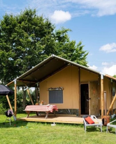 Carousel post from glampings.