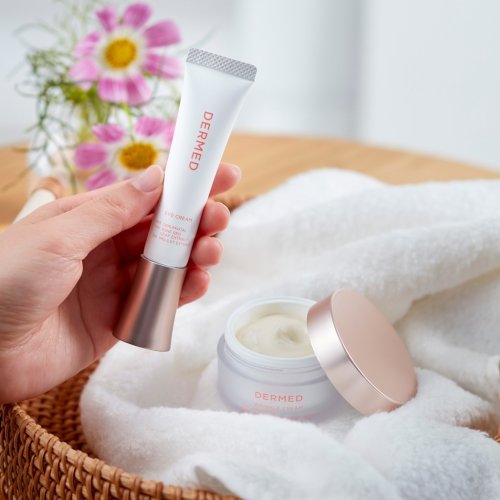 Carousel post from dermed_official.