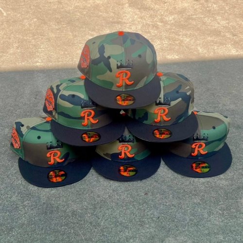 Carousel post from exclusive.fitted.