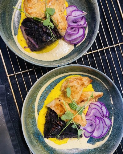 Carousel post from miditreizepontarlier.