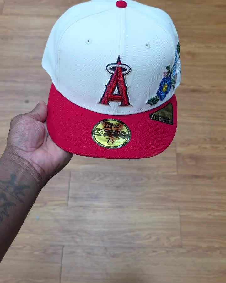 Carousel post from exclusive.fitted.