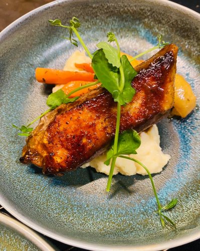 Carousel post from miditreizepontarlier.