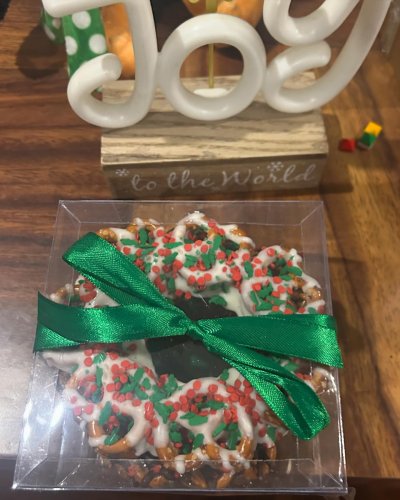 Carousel post from la_gifteria.