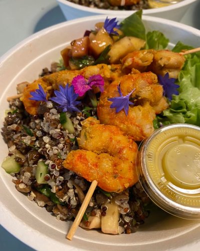 Carousel post from miditreizepontarlier.