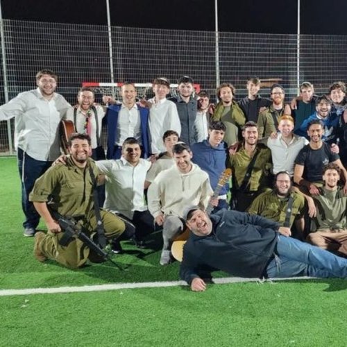 Carousel post from derechyeshiva.
