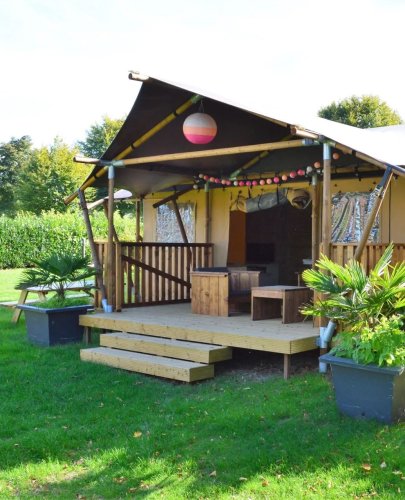 Carousel post from glampings.