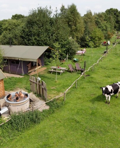 Carousel post from glampings.