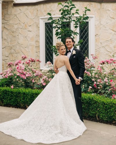 Carousel post from jolibride.