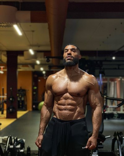 Carousel post from ph_gains.
